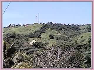 The same scenery as the above from another angle...